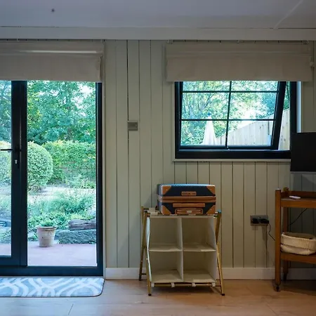 Fishponds Garden Appartement